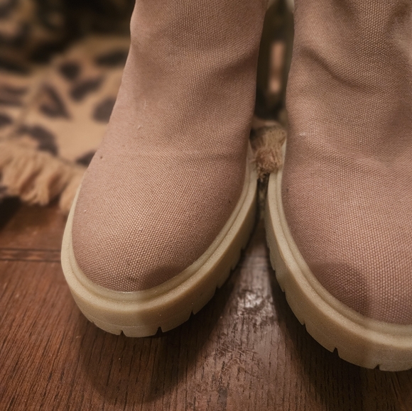 EUC Dolce Vita canvas fabric rubber sole khaki heeled booties. Minor marks. W8. - Picture 7 of 8
